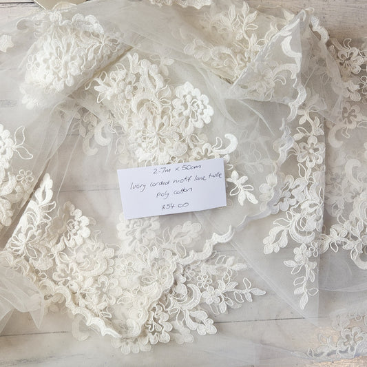 2.7m Ivory corded motif lace tulle