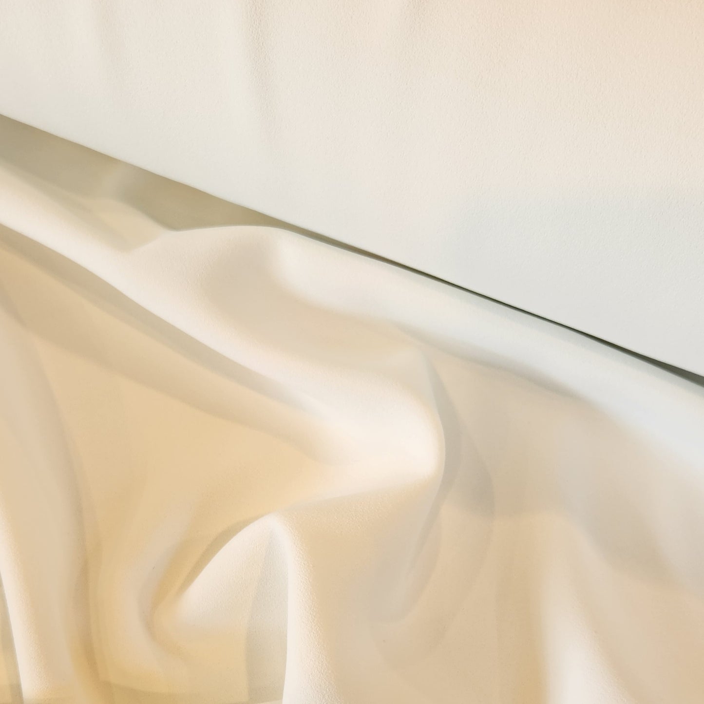 Serina milk white crepe