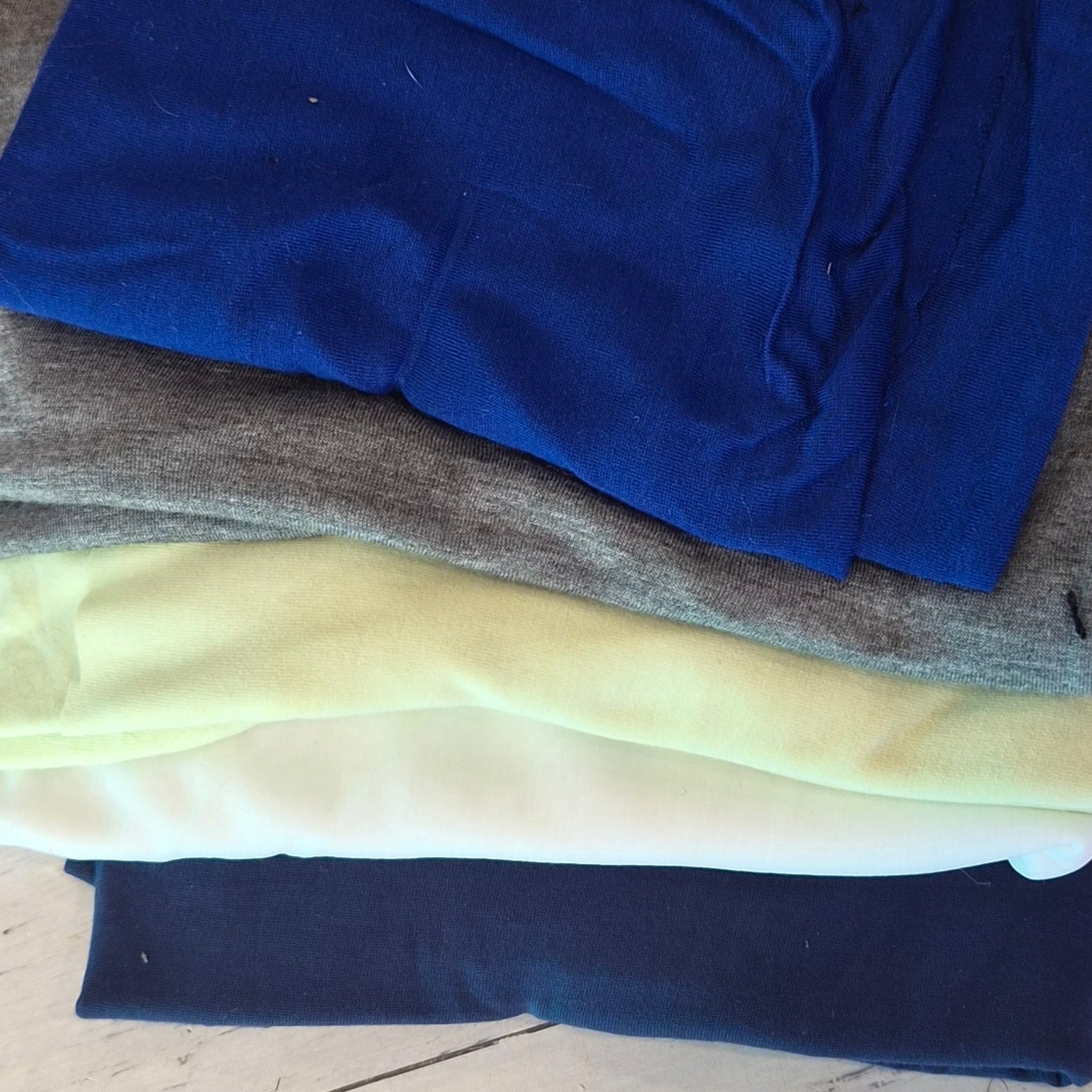 66. 5 pieces assorted viscose jersey