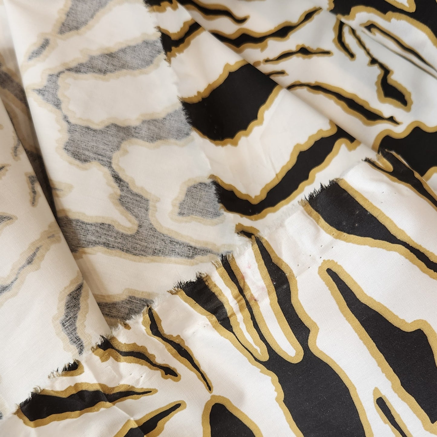 White Waterscape stretch Cotton