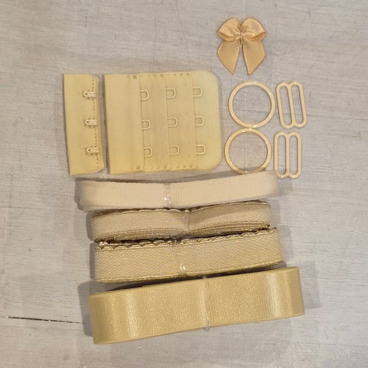 Beige wired bra trim kit