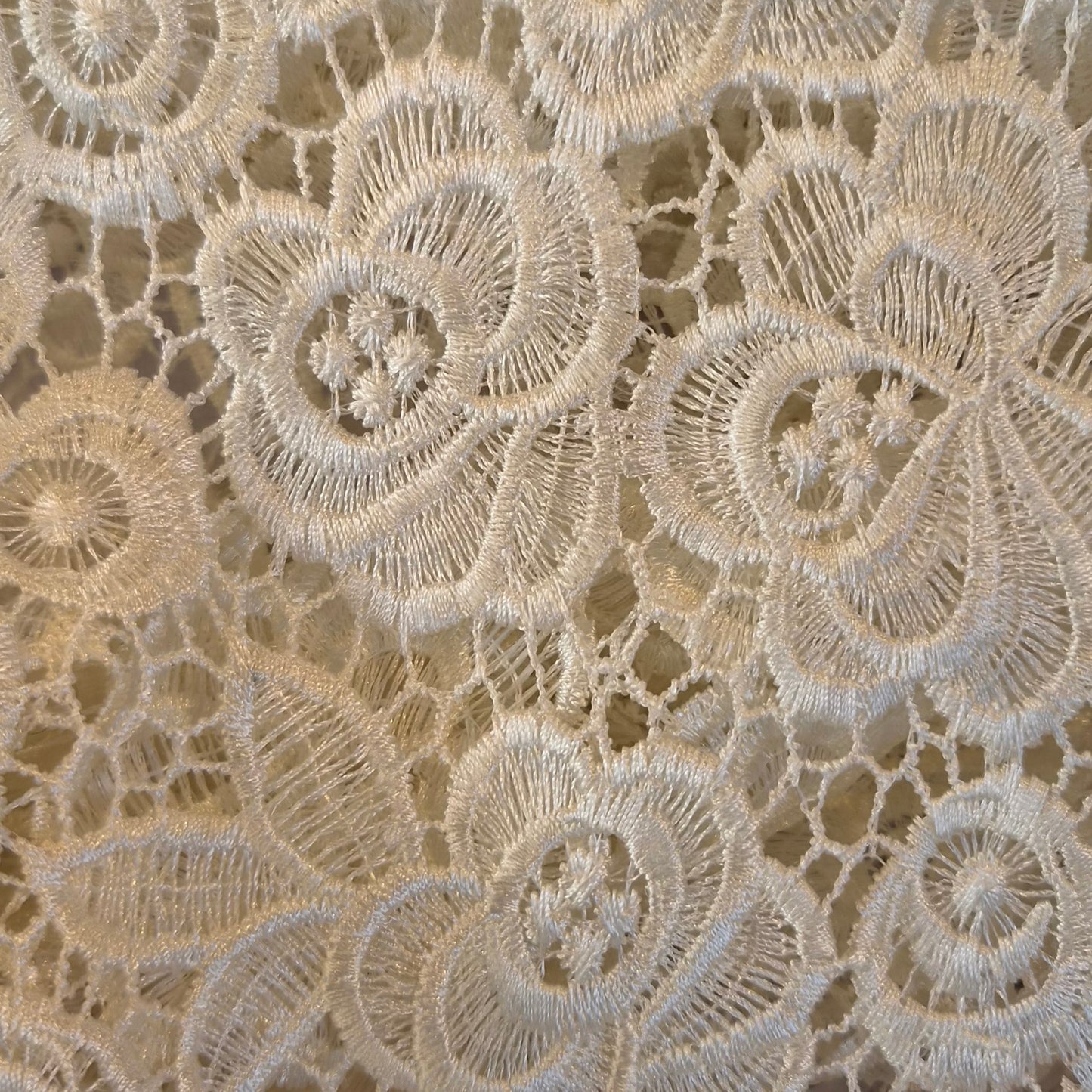 Lilith rose guipure lace