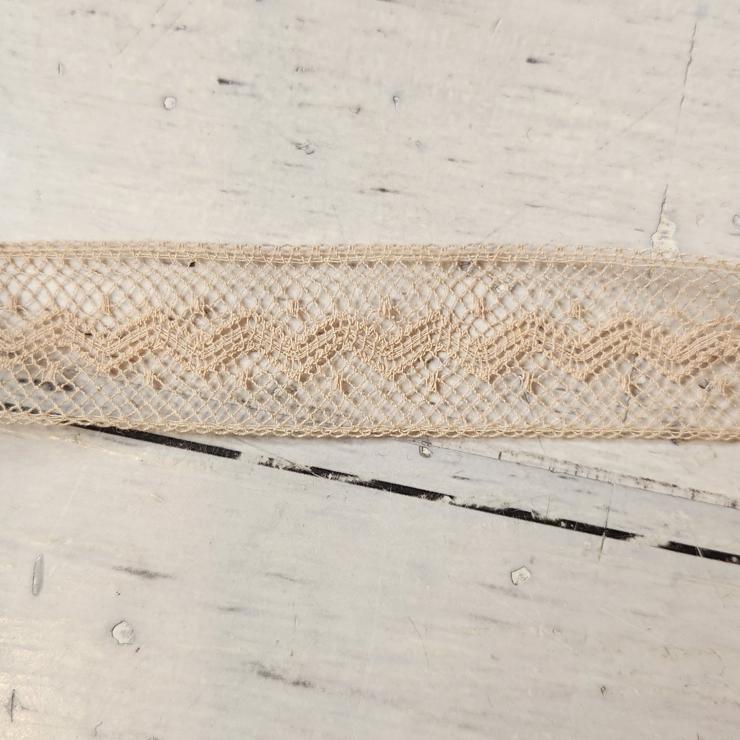 Zigzag vintage lace