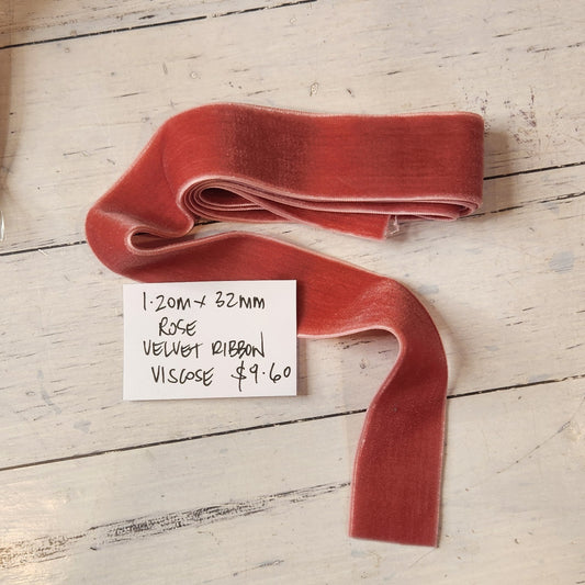 1.20m Rose velvet ribbon