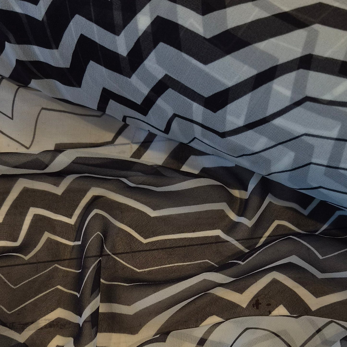 Rogue zigzag Silk Chiffon