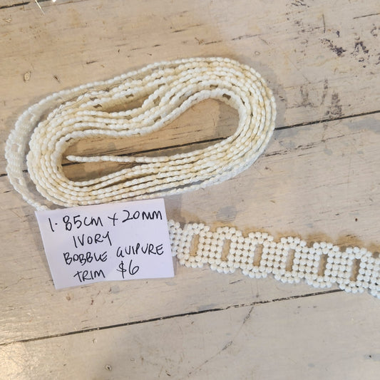 1.85m Ivory bobble guipure trim