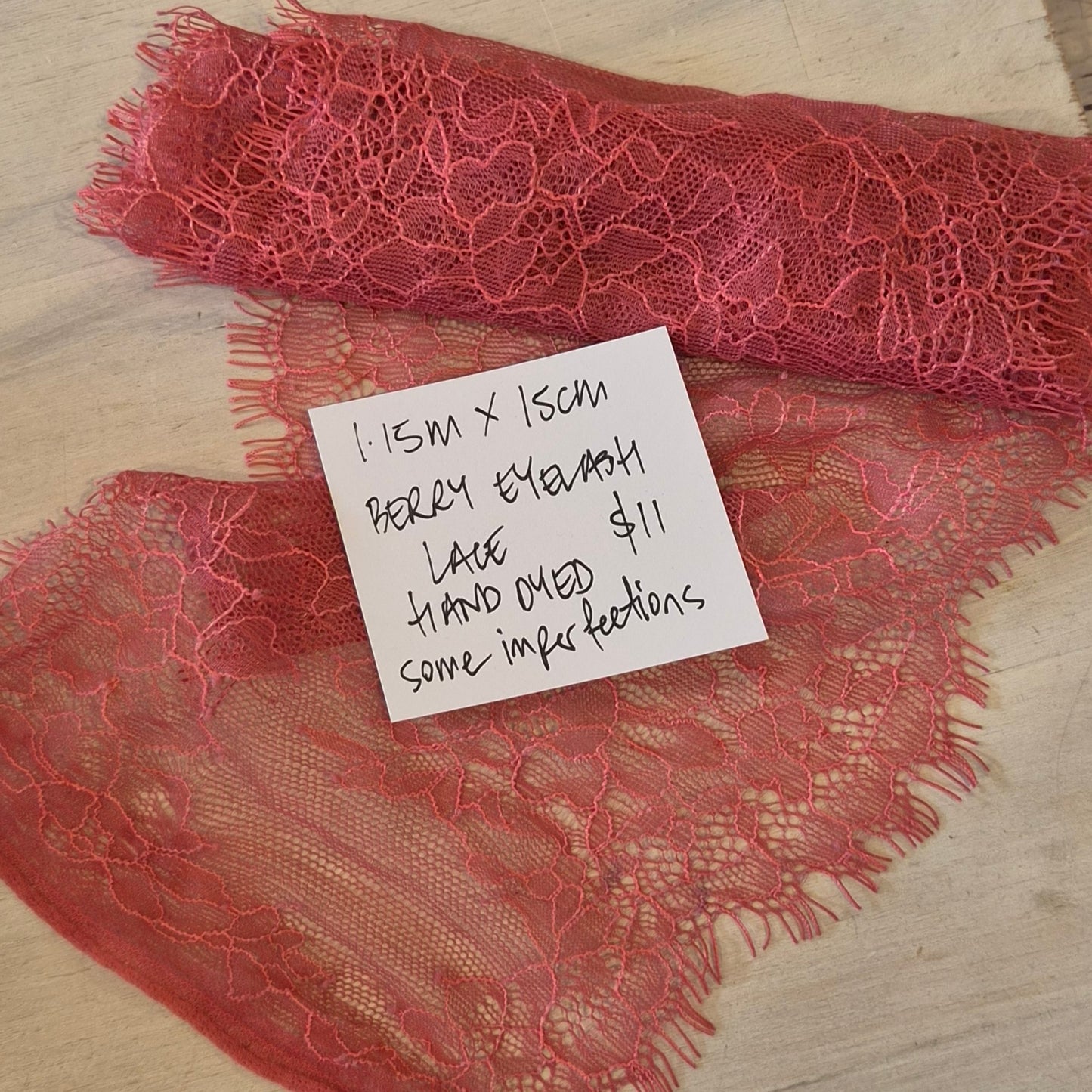 1.15m Berry eyelash lace