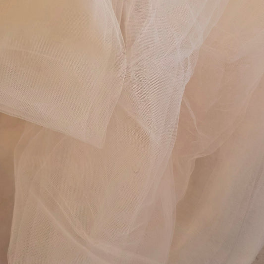 6.5m Palest pink bridal tulle