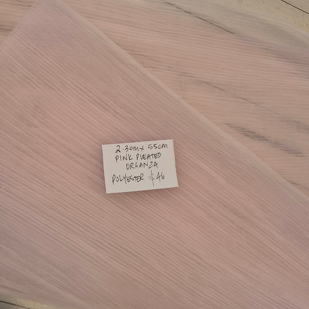 2.30m Pink pleated organza