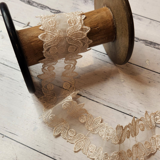 Tulip vintage lace