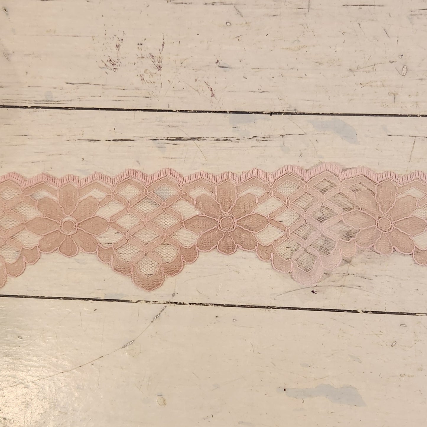 Deb rose trellis lace