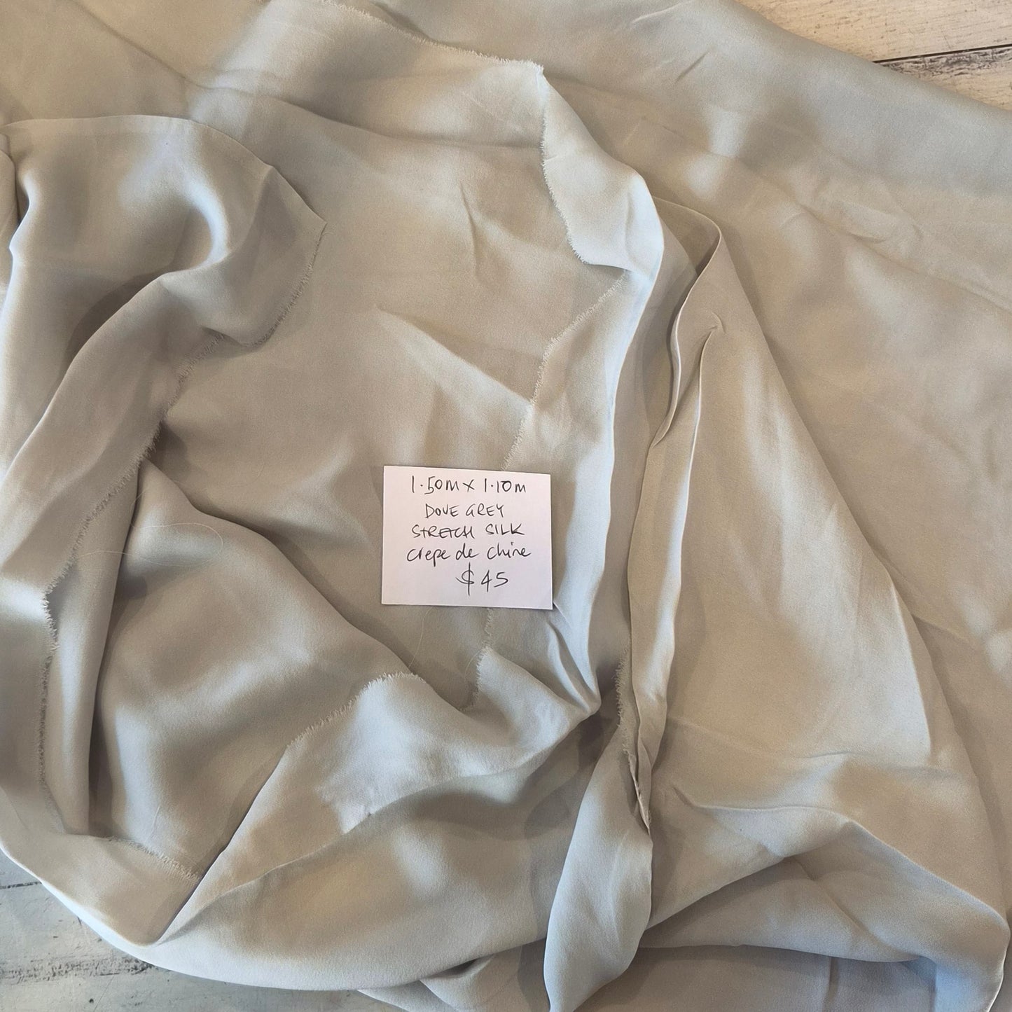 1.50m Dove grey stretch silk crepe de chine