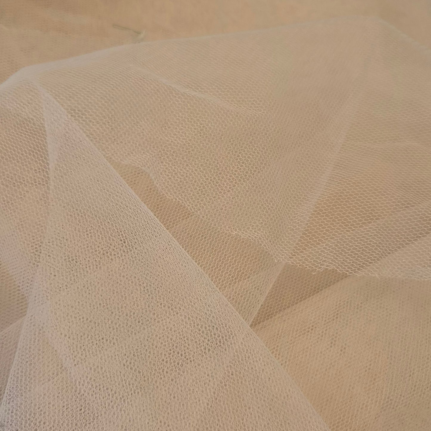 5m Peachy beige tulle