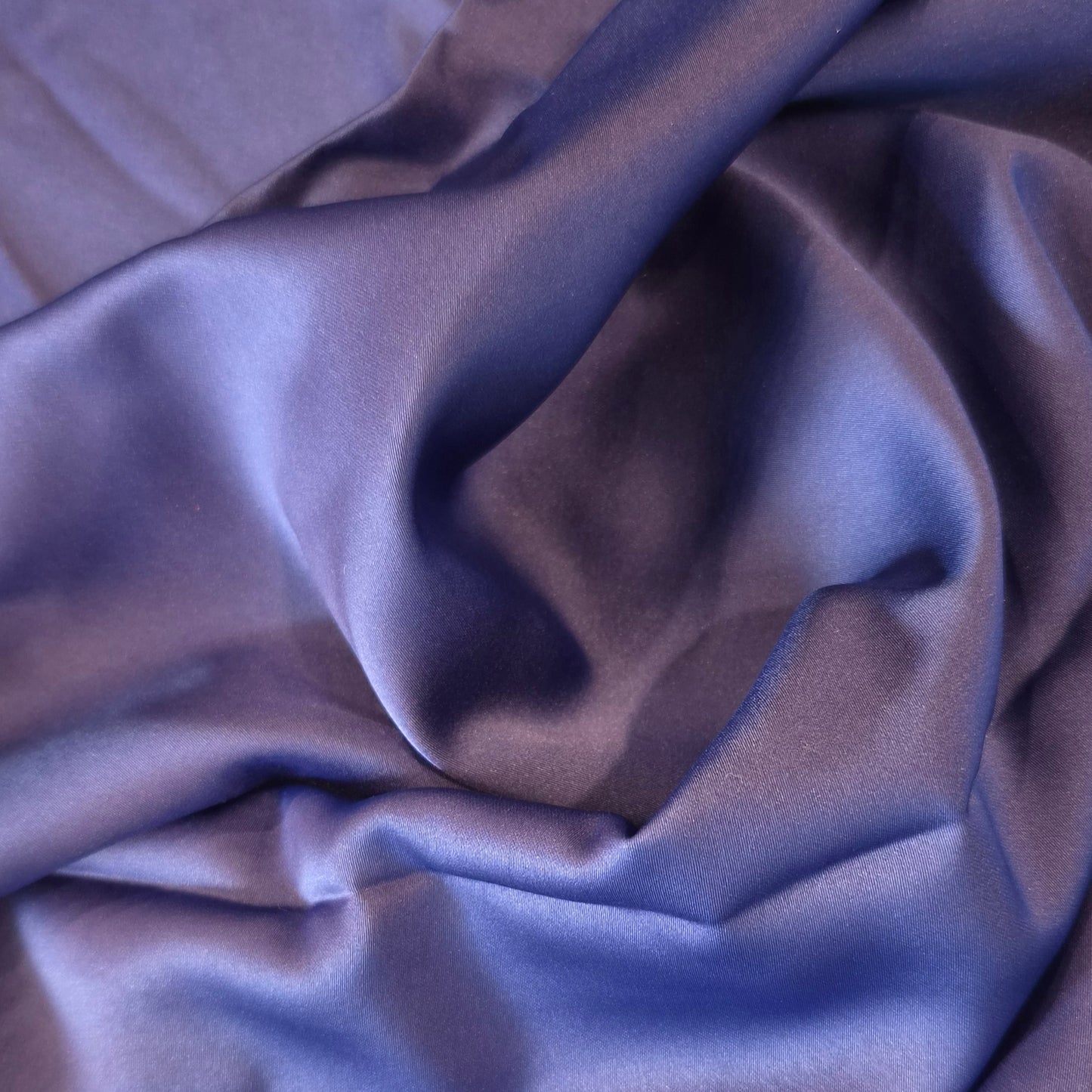 Cobalt de lustred satin