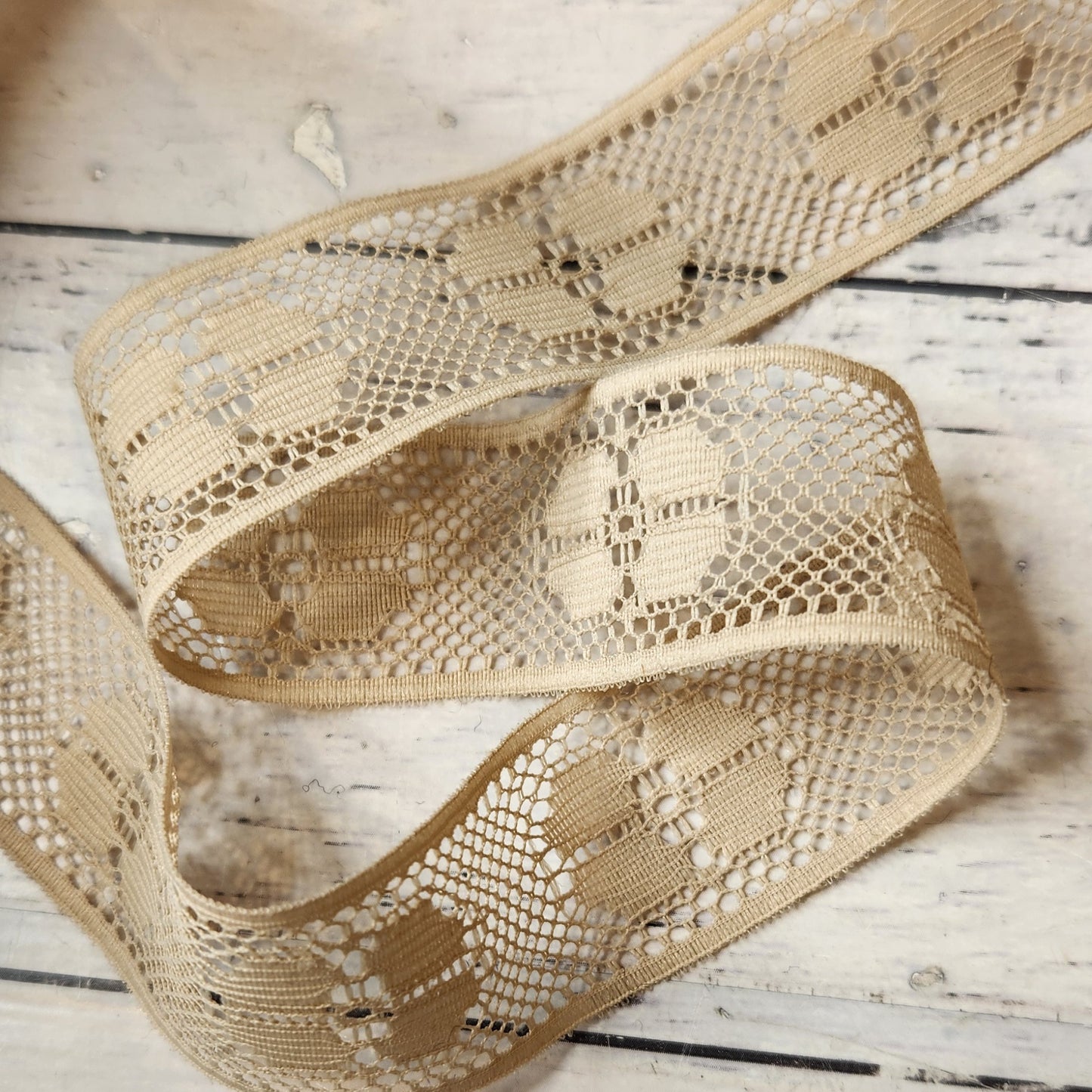 Pansy vintage lace
