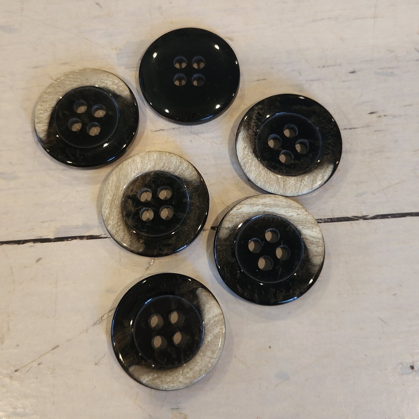 24mm Bonnie button