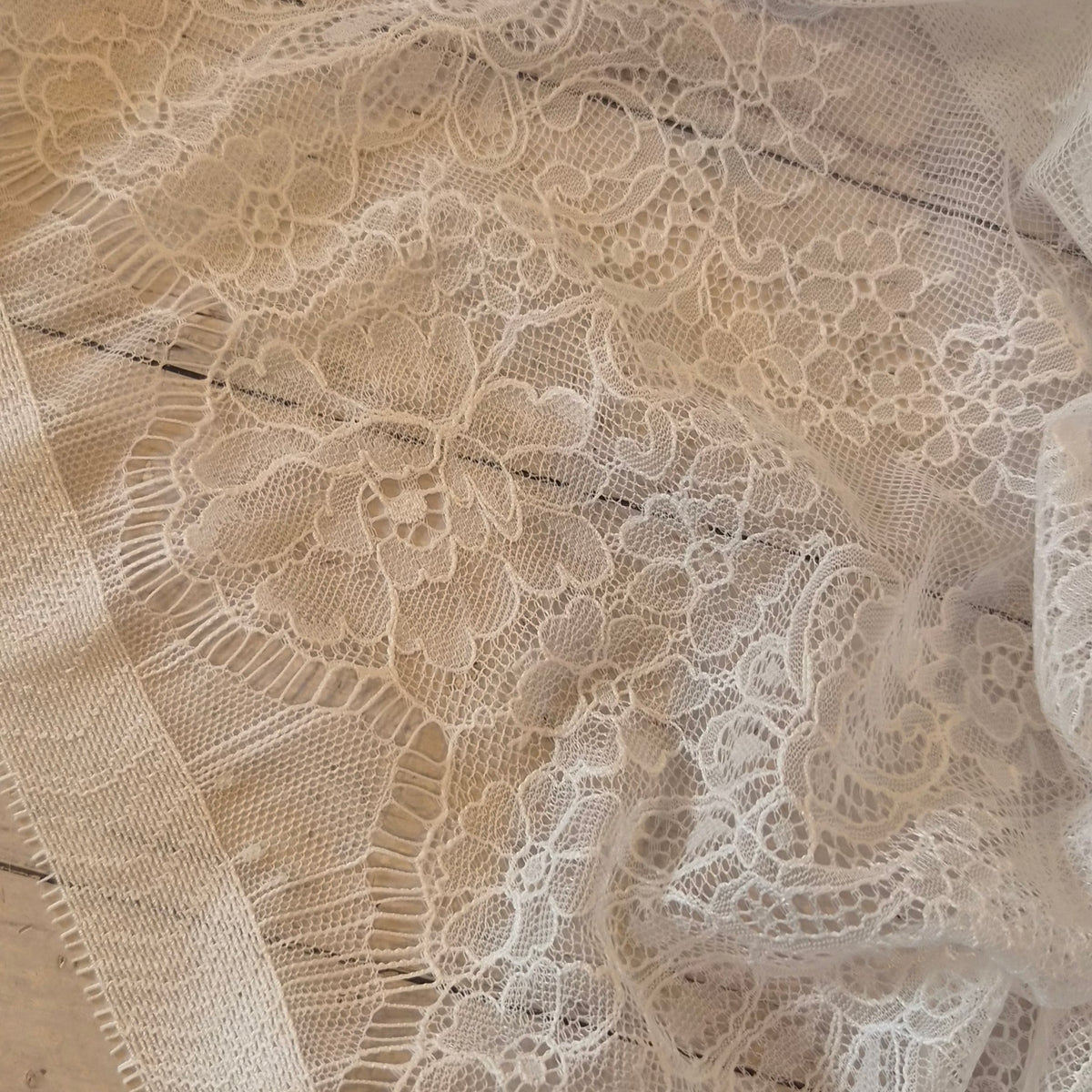 3m Lace panel rose border