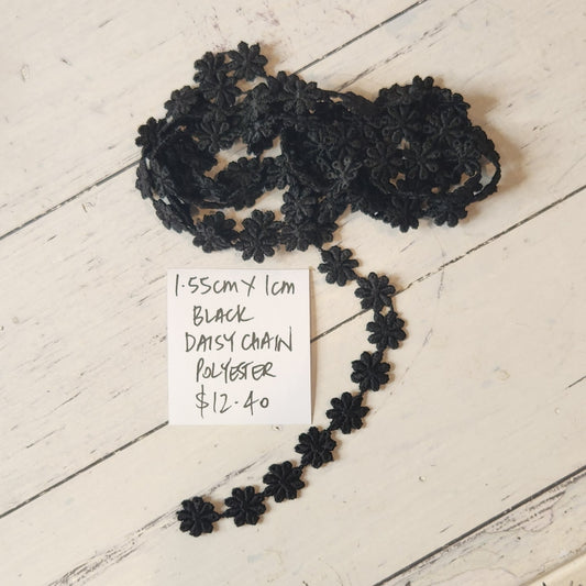 1.55m Black Daisy chain