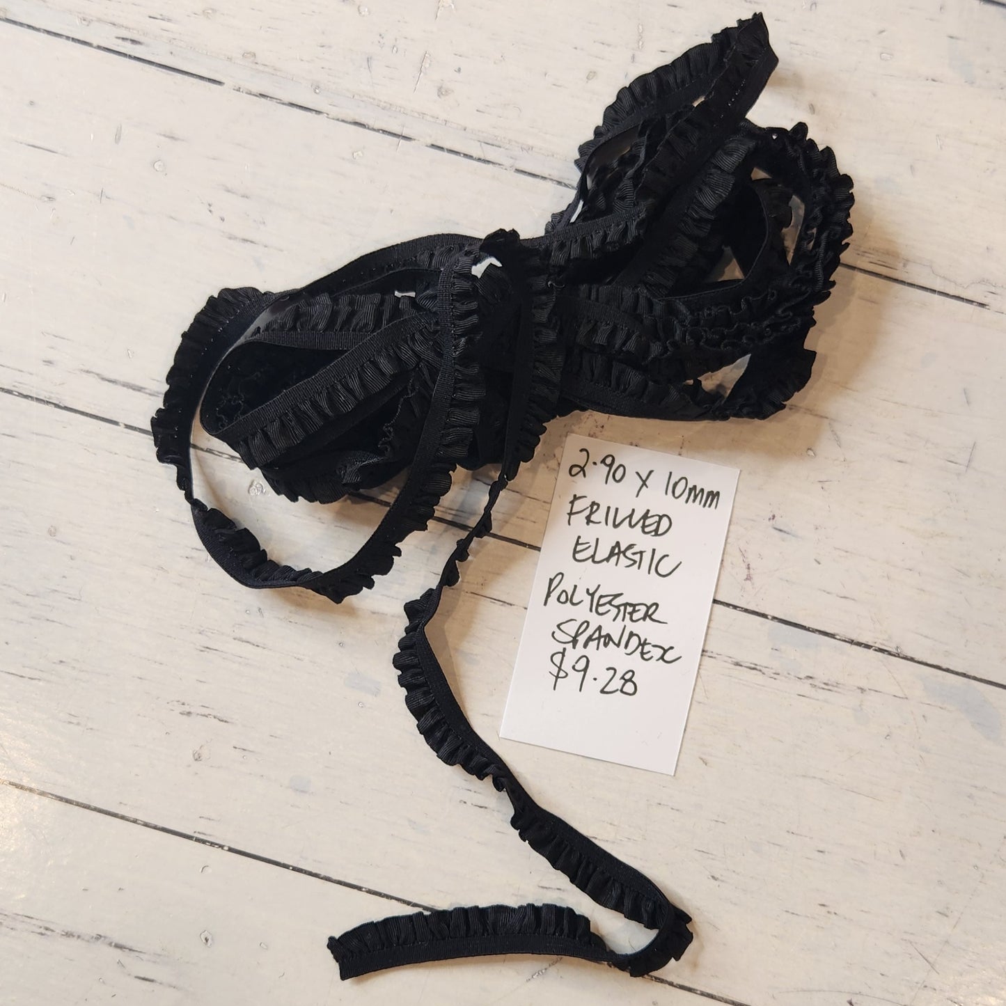 2.90m Frilled Black elastic