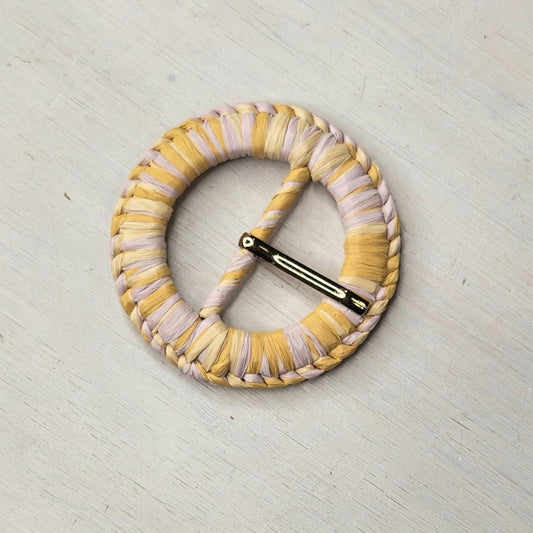 Raffia buckle