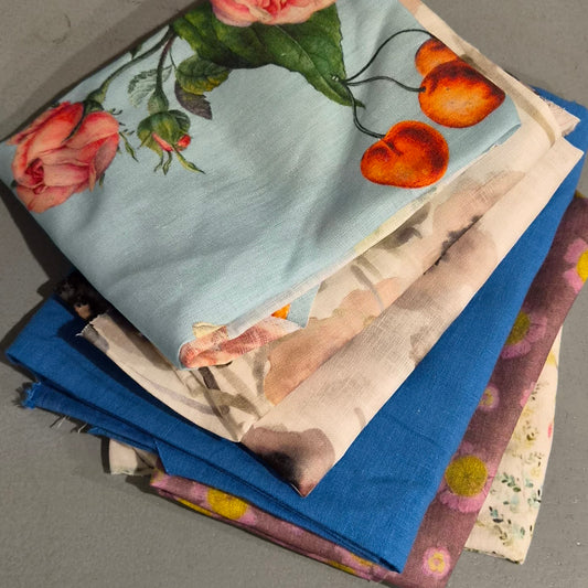 52. 6 pieces assorted linen