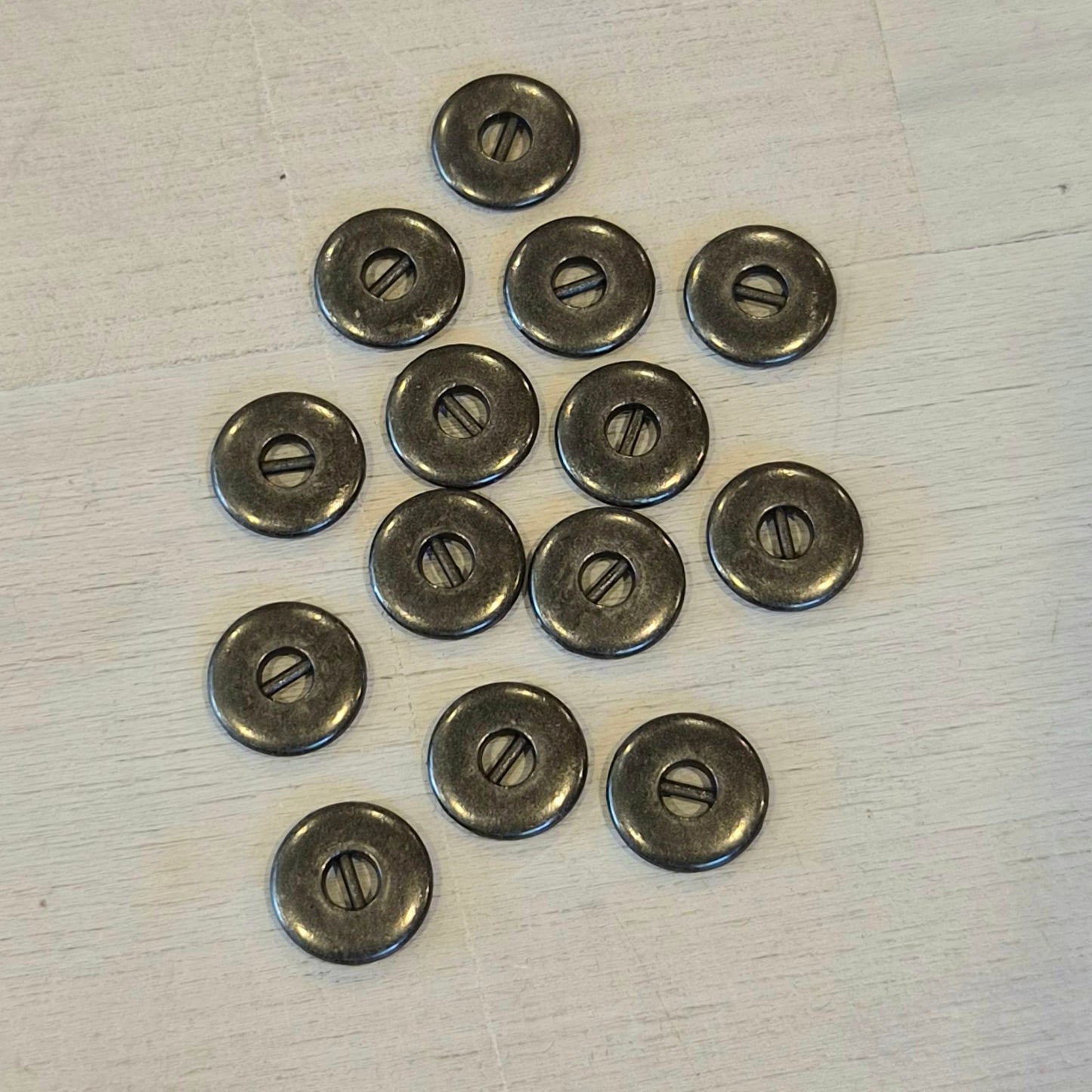 Tarnished flat disc medium