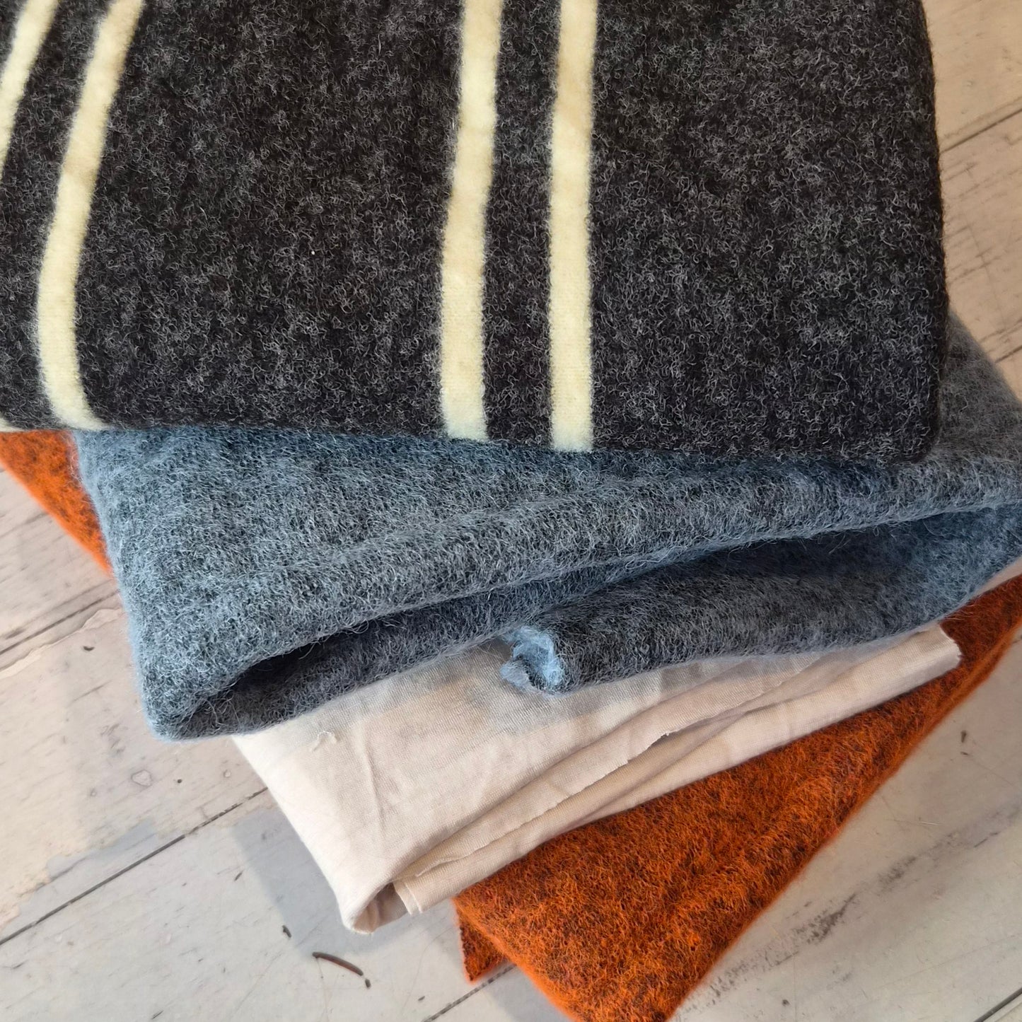 162. 4 pieces assorted wool and polyester knits