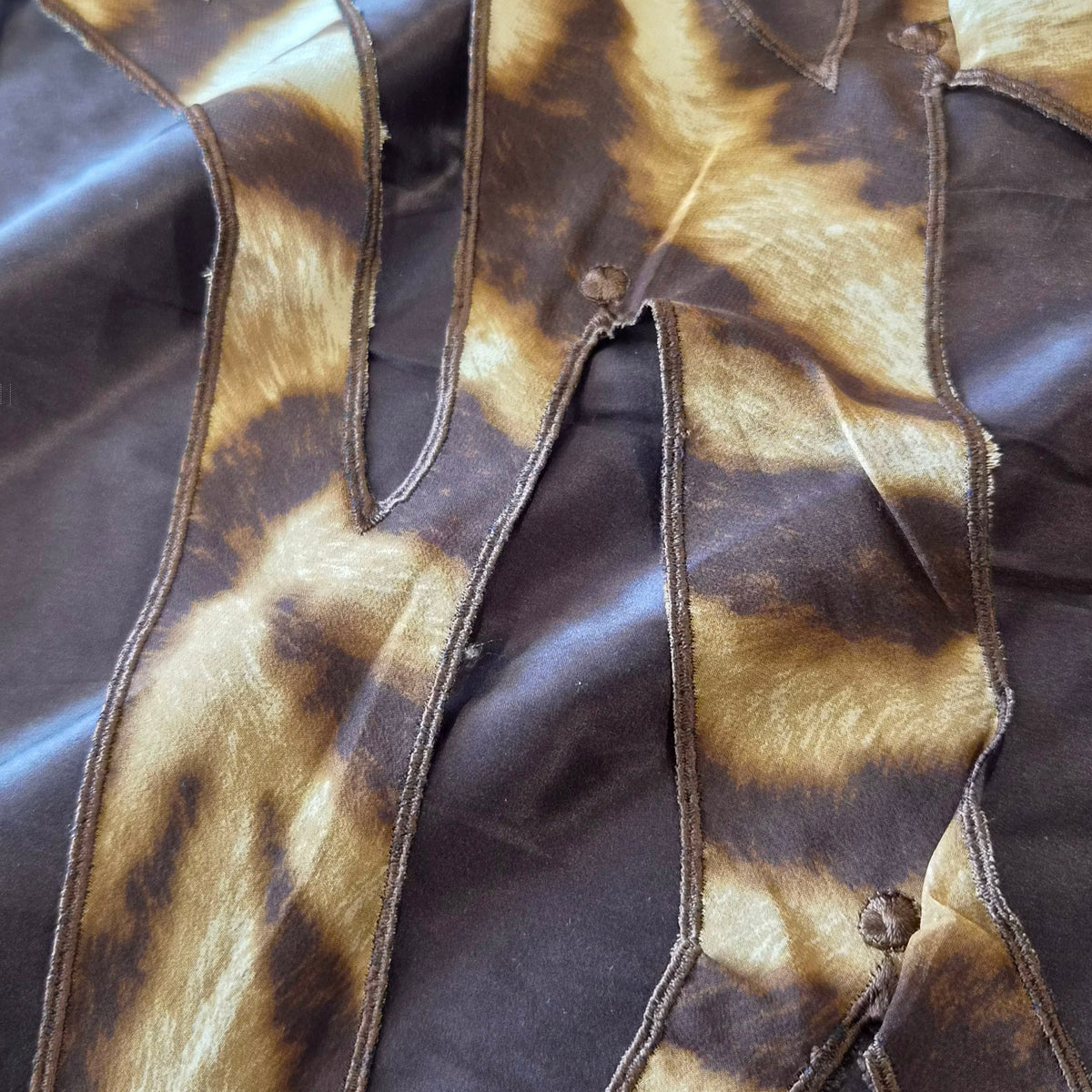 2.6m Wild beast appliqué georgette and silk satin
