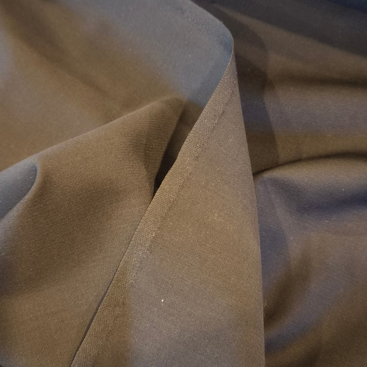 Donna stretch suiting