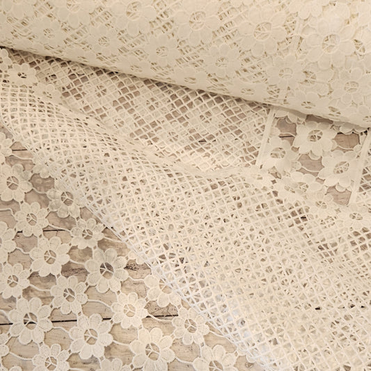 Pretty flowers Guipure Lace