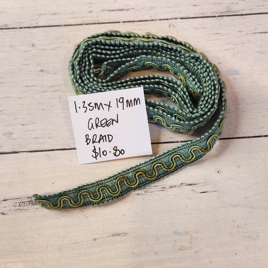 1.35m Green braid rayon trim