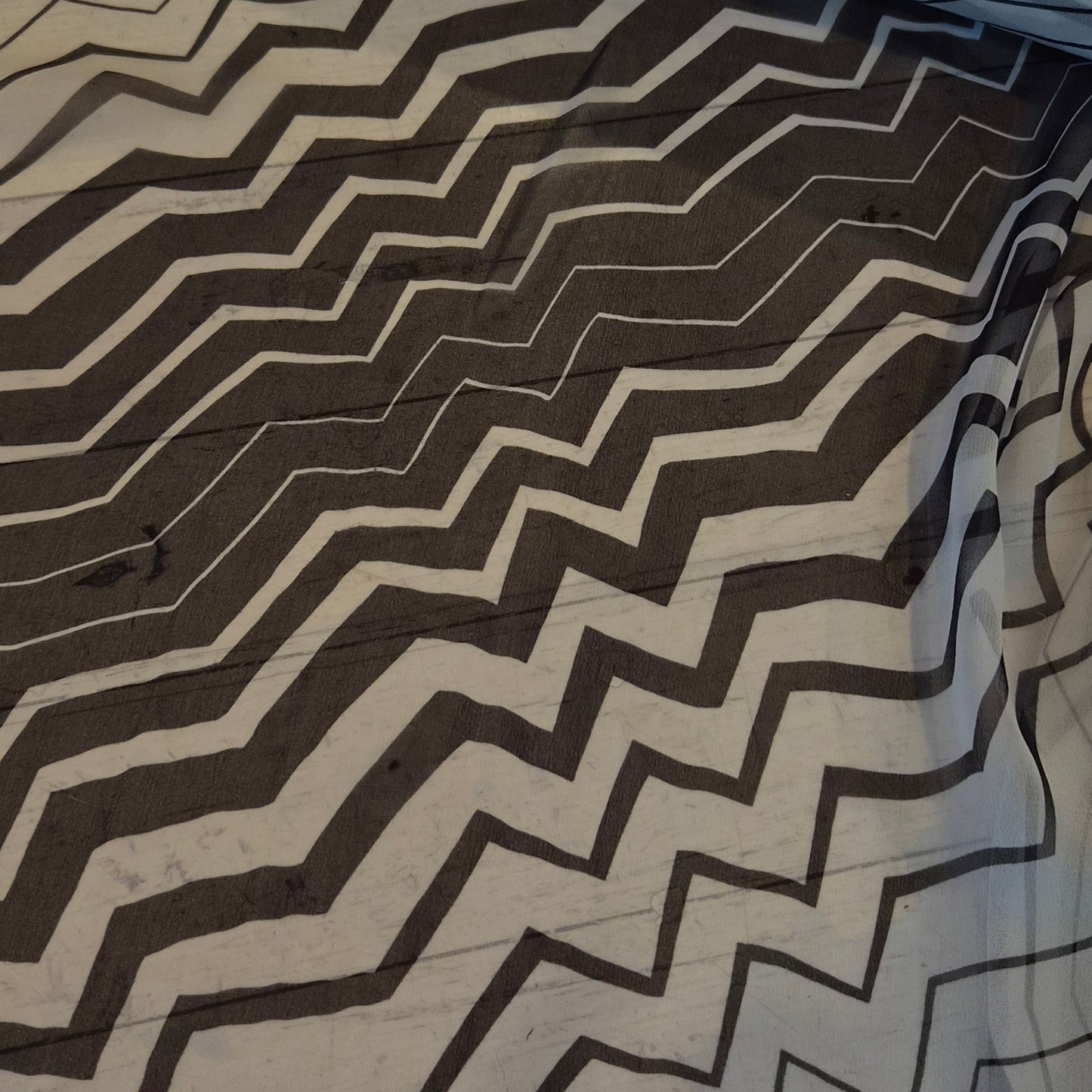 Rogue zigzag Silk Chiffon