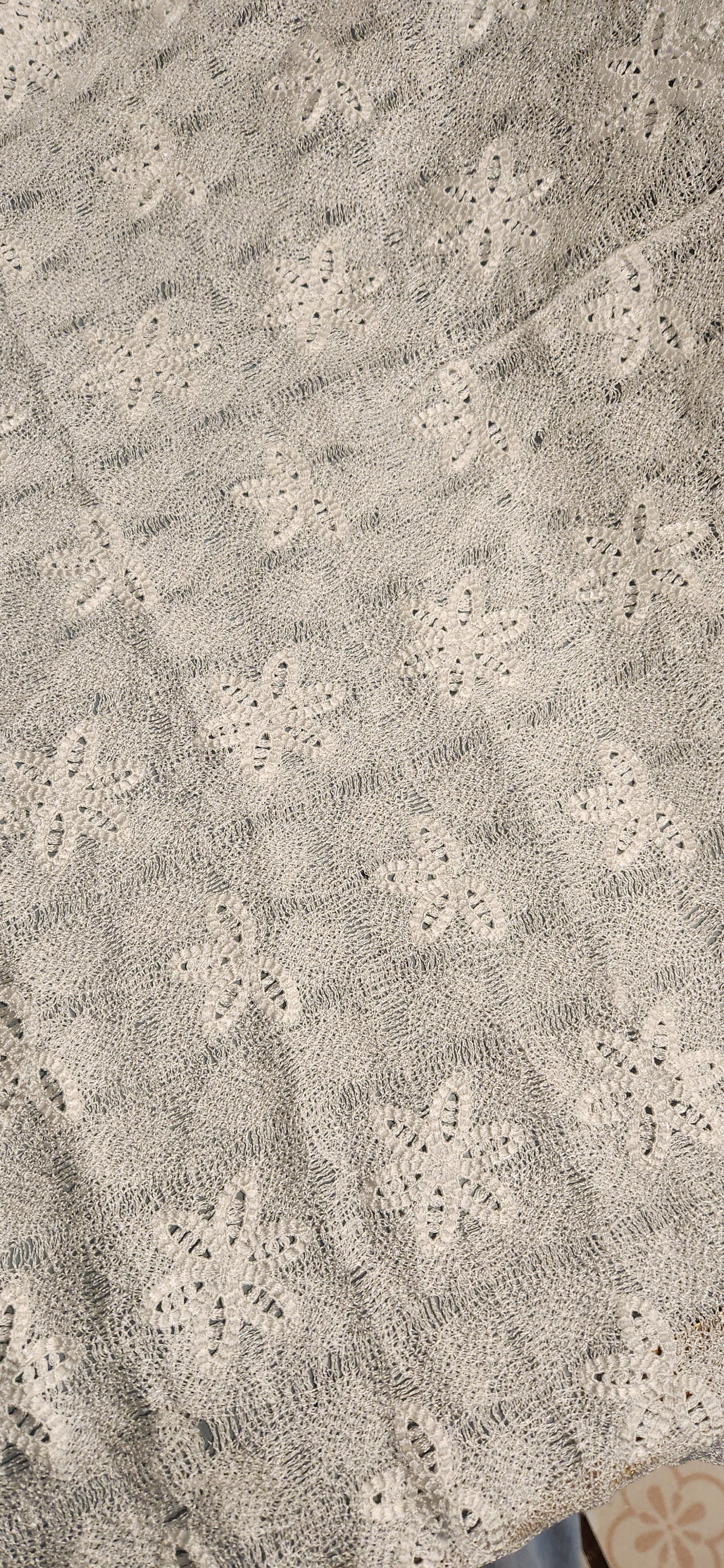 Scattered daisy silk lace