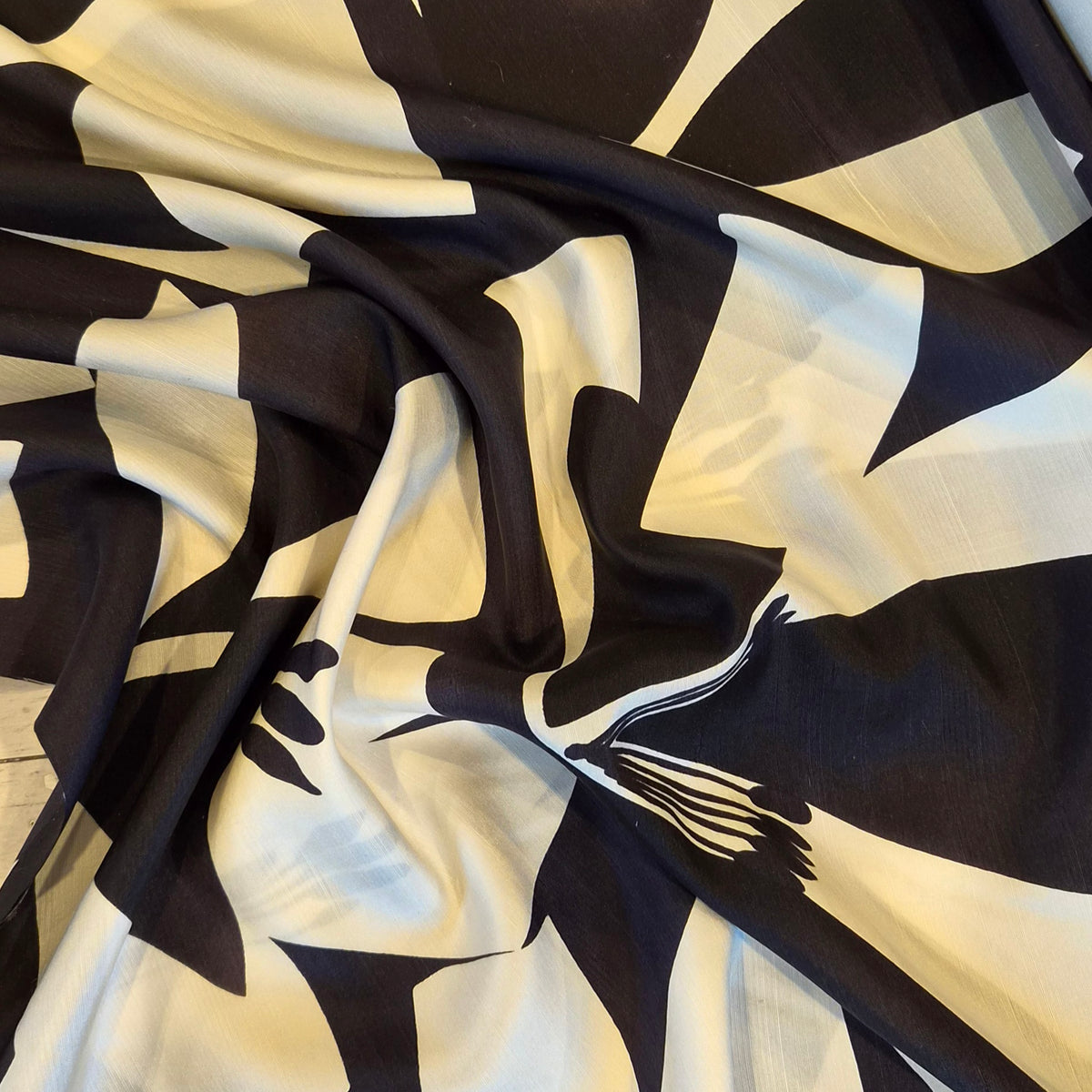Bold flowers silk
