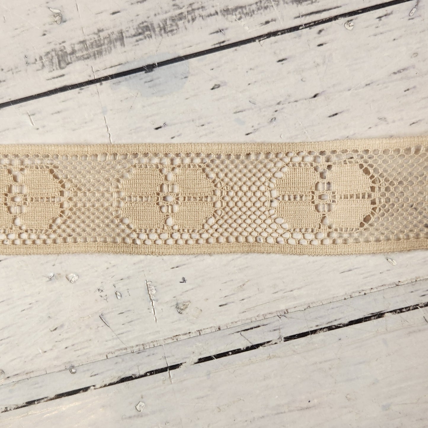 Pansy vintage lace