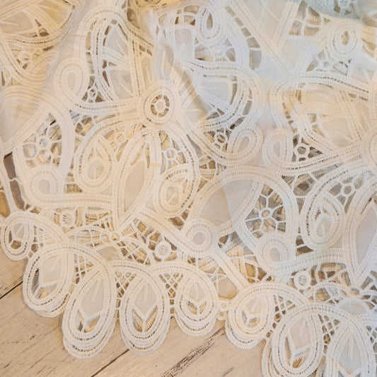 1.2m White Embroidered cut out