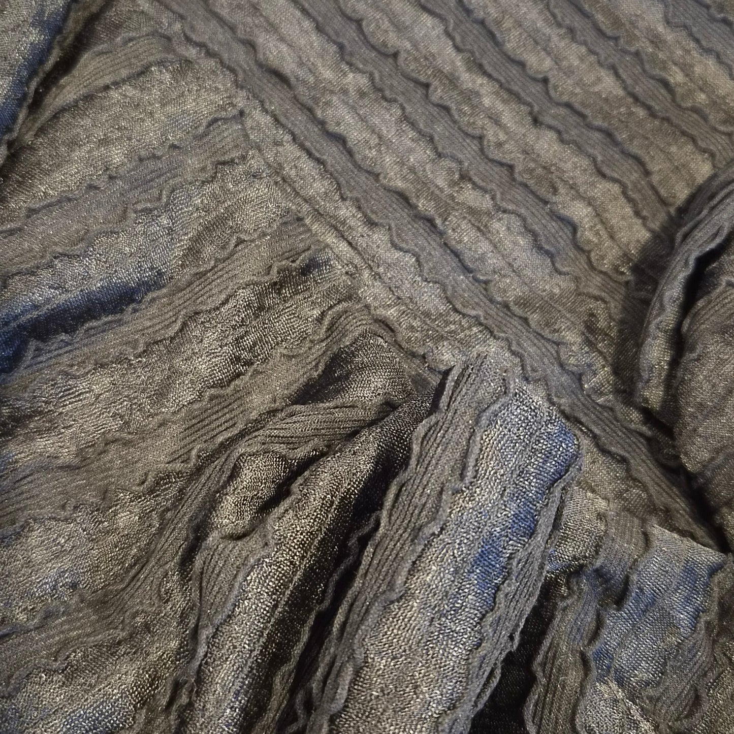 1.8m Black frilled knit