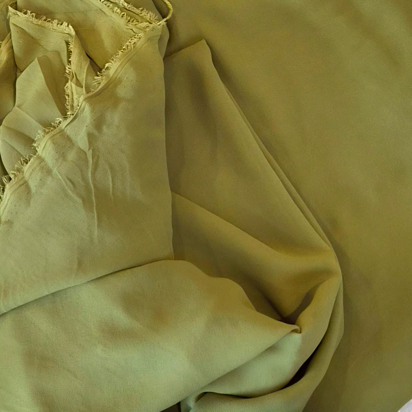 1.8m Bright olive crepe georgette