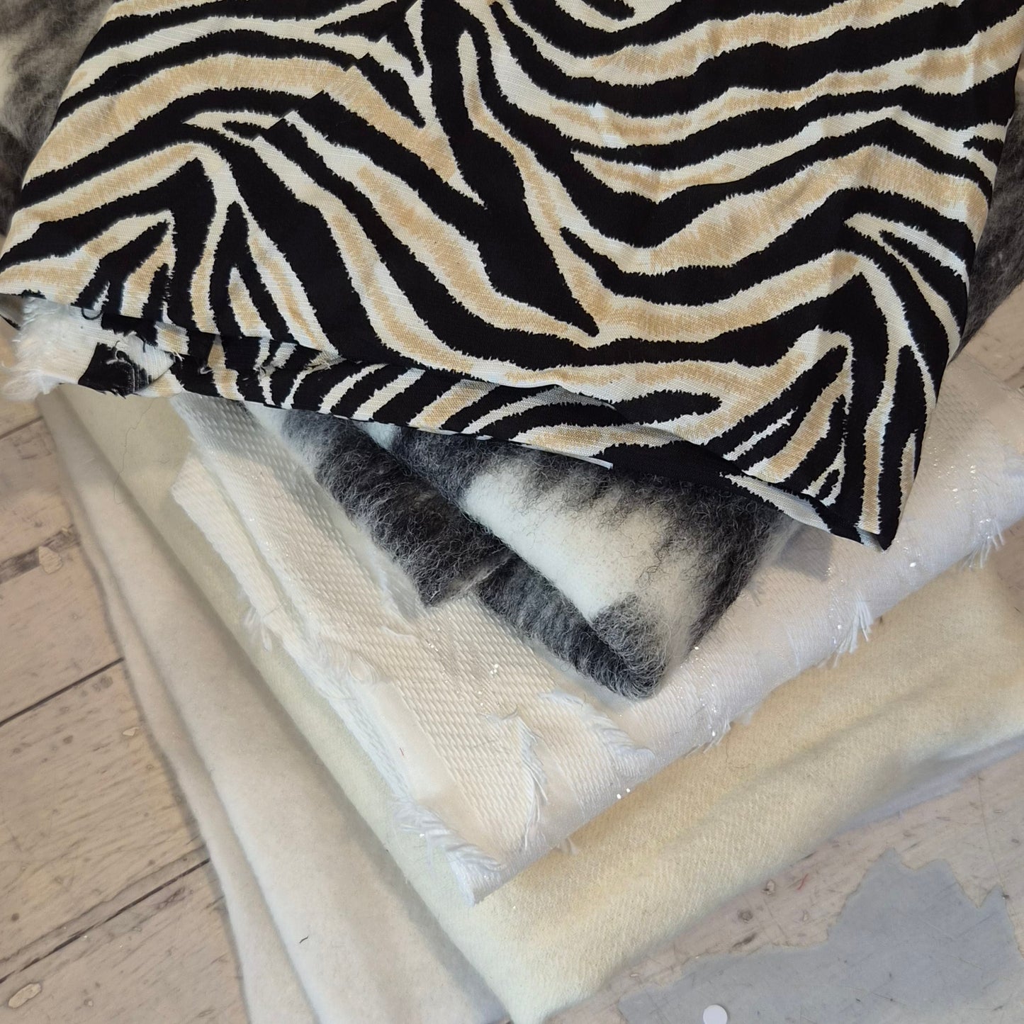 153. 5 pieces assorted fabrics viscose, wool, brocade and polyester coating