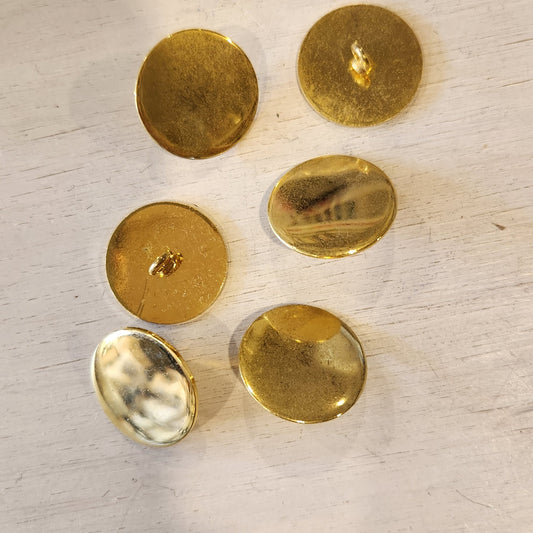 Flat shinny button