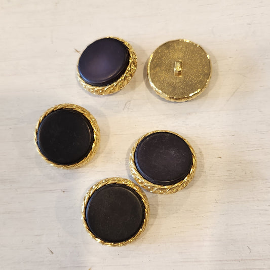 Charcoal chained button