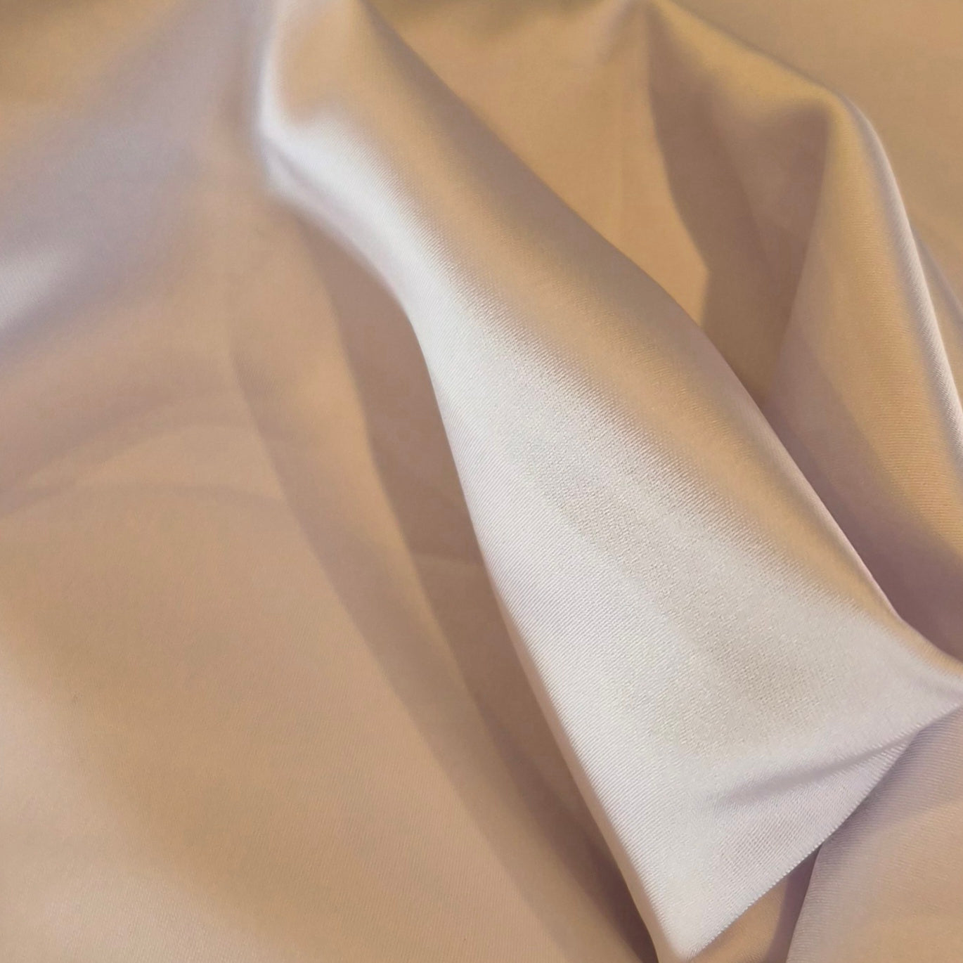 2.6m White lightweight duchess satin