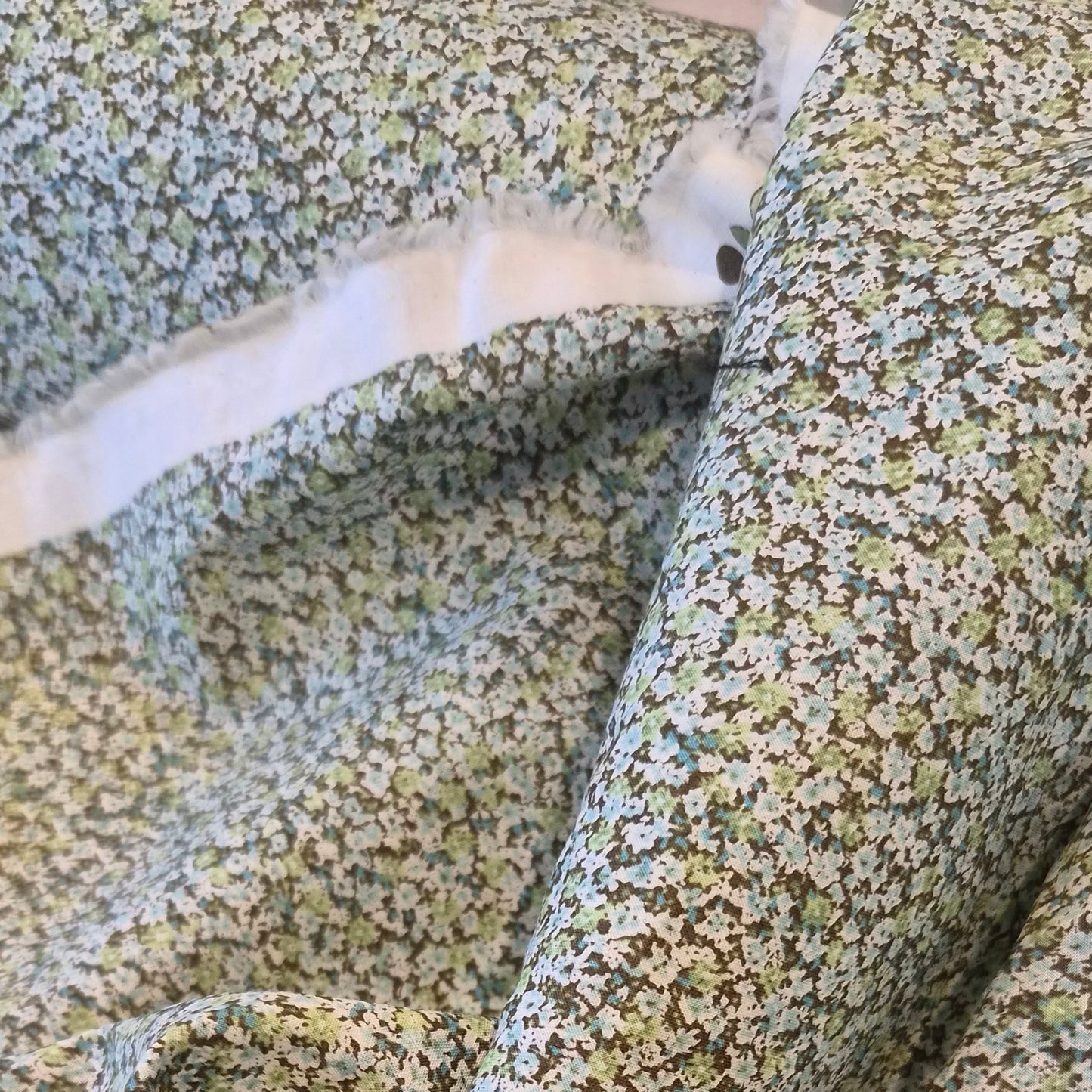 Forest ditsy cotton shirting