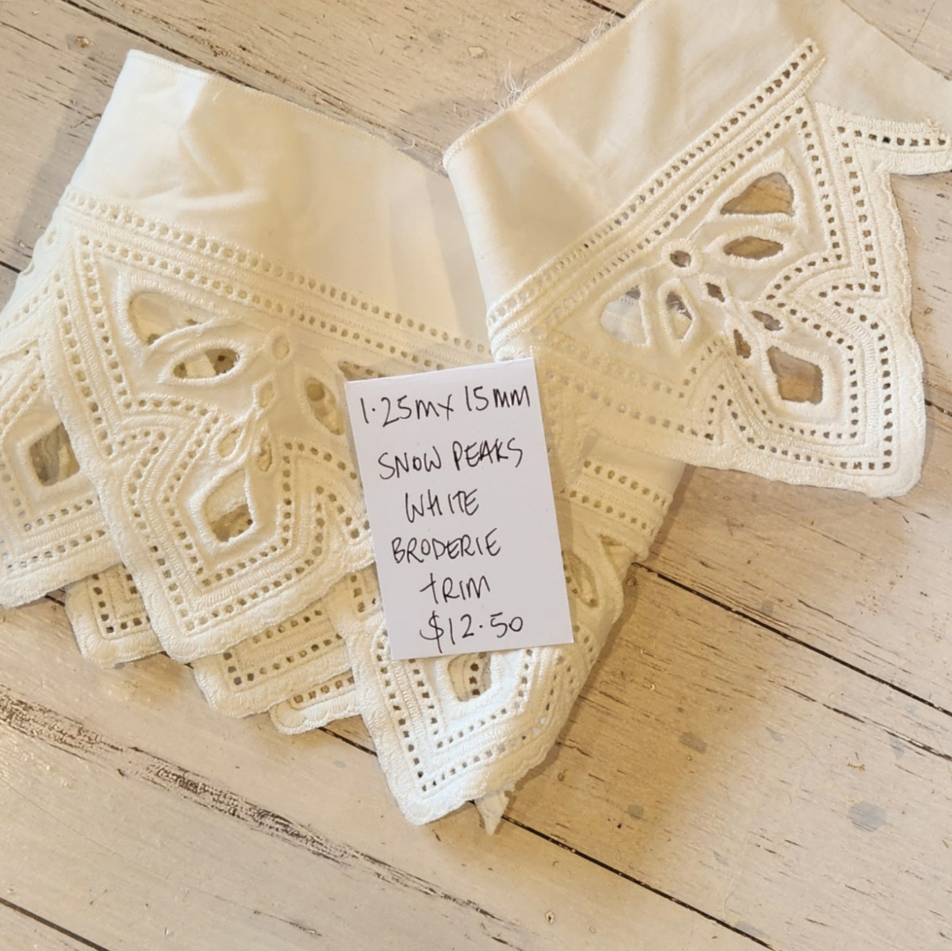 1.25m Snow peaks white Embroidered trim