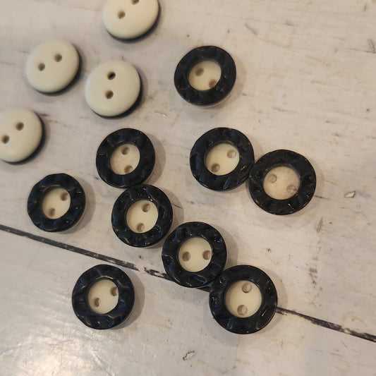 Black eyed peas 11mm Button