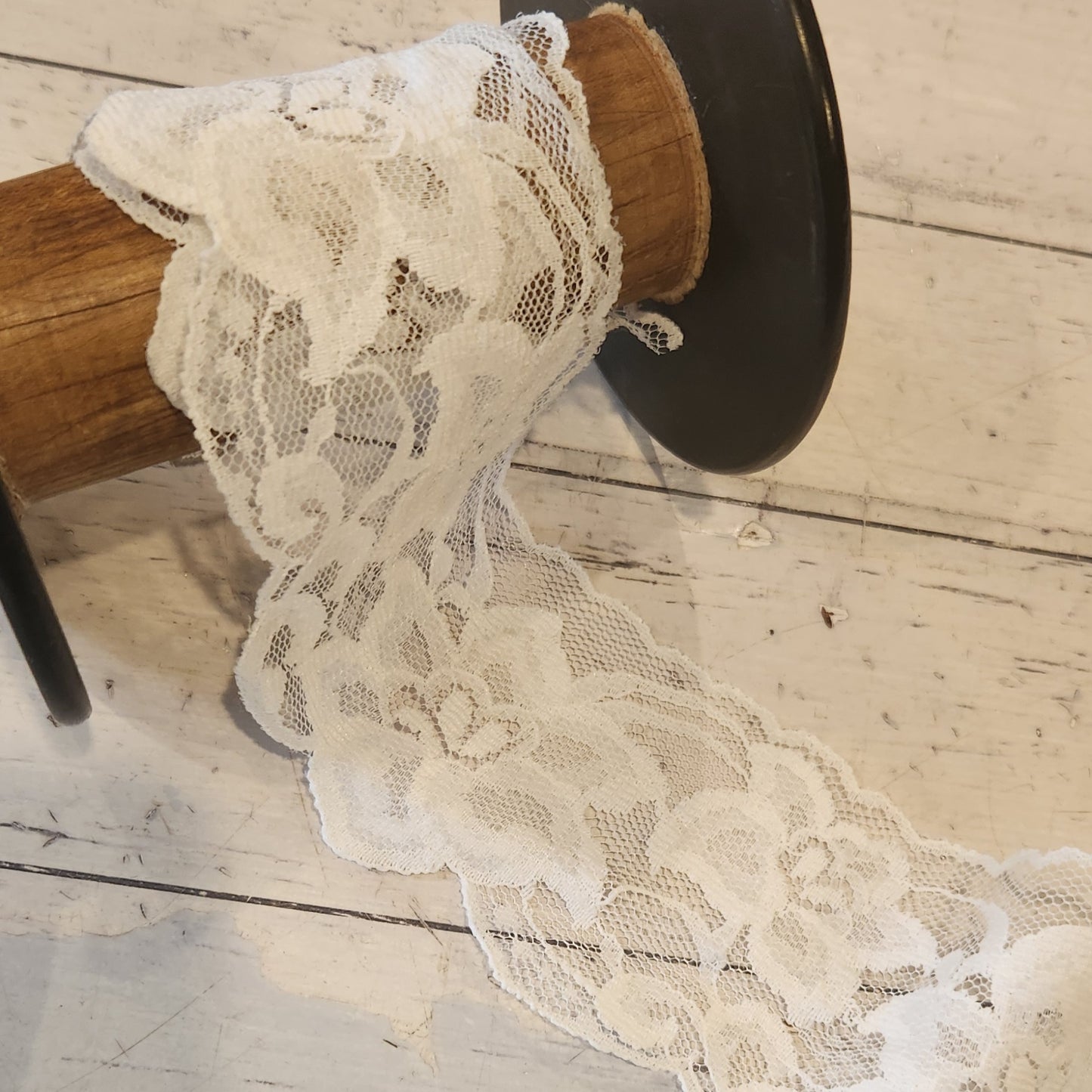 Manon French white Lace