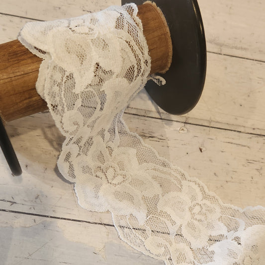 Manon French white Lace