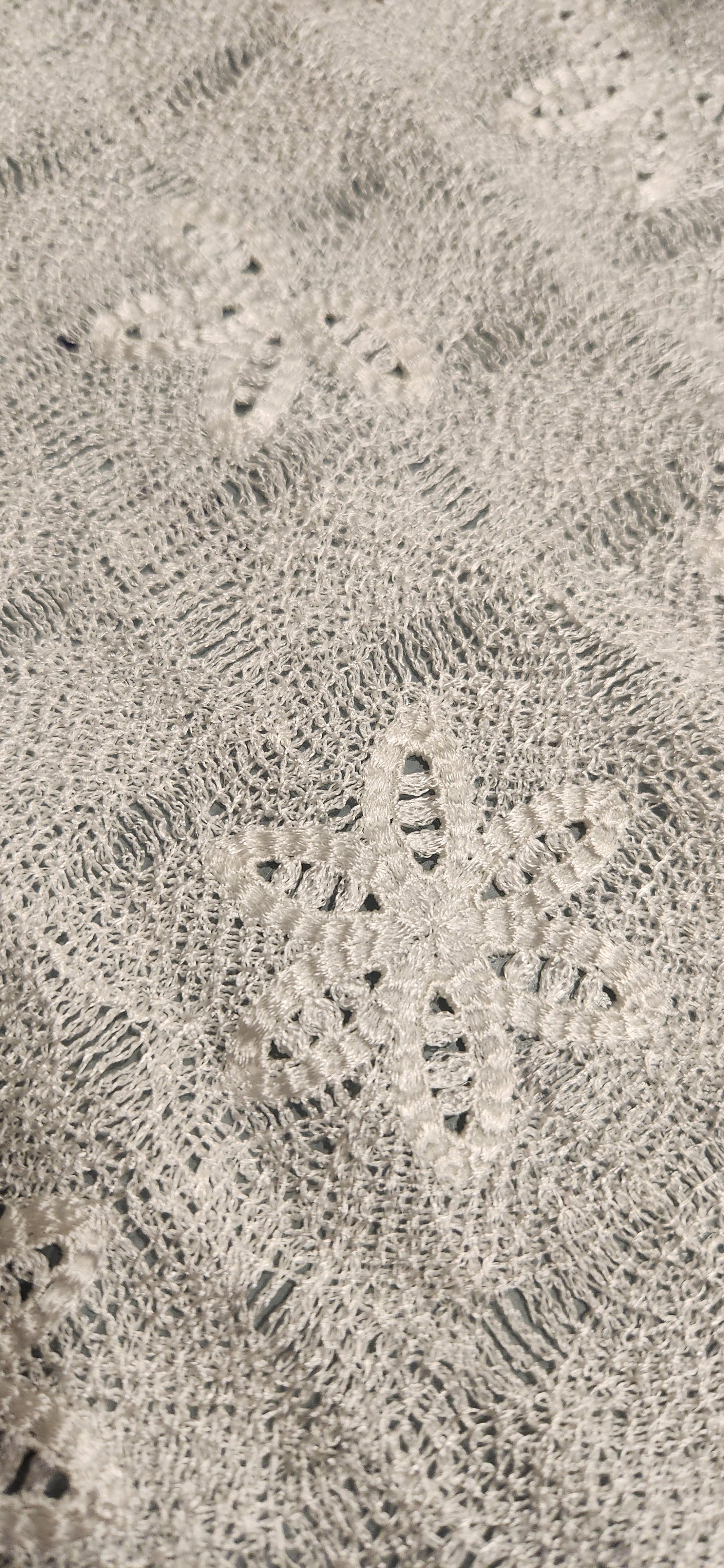 Scattered daisy silk lace