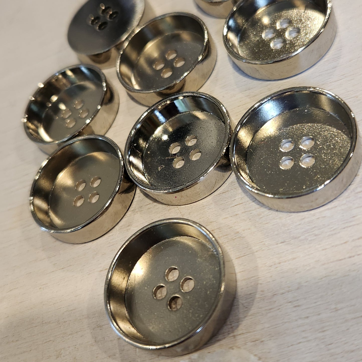 Skyler small chrome button