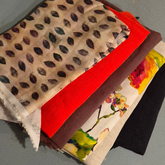 53. 6 pieces assorted linen